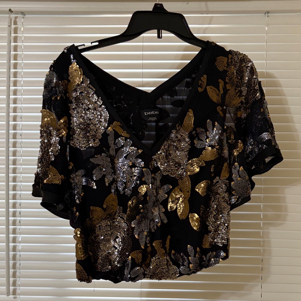Bebe Sequin Floral Crop Top in Black and Gold